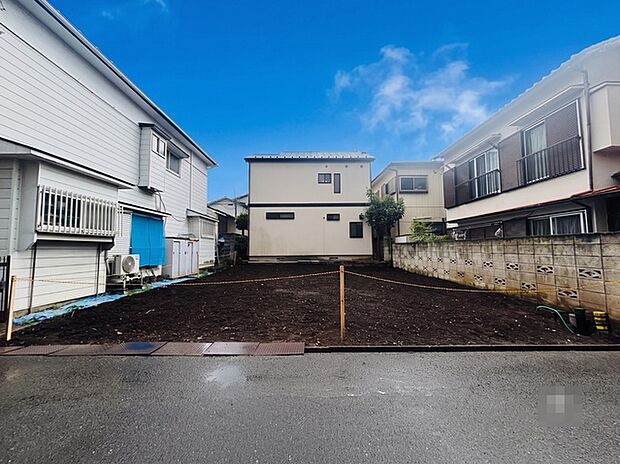 西武池袋線「狭山ヶ丘駅」徒歩10分。