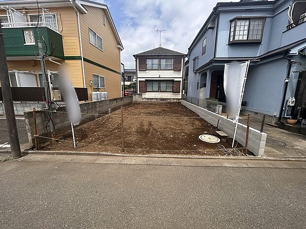 完成は10月頃を予定しています。 施工例の見学も出来ますのでお気軽にお問合せ下さい。