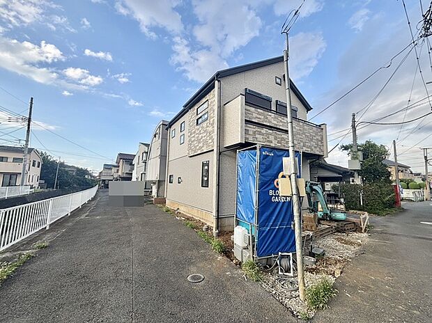 3LDK+書斎+畳コーナーがあります。