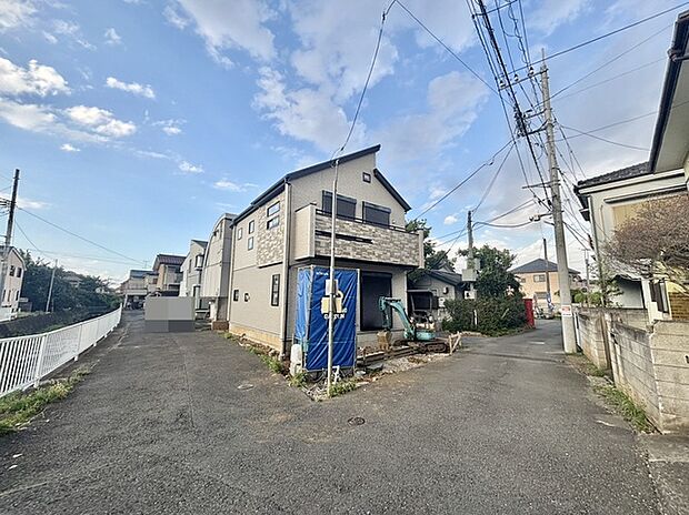 化成小学校…約770m(徒歩10分)