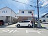 外観：お客様をお迎えする玄関、お家の出入りもスムーズに行えます。 