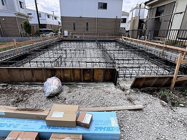 プライバシーを確保しやすい広々としたインナーバルコニー。雨天時でも洗濯物が濡れることなく安心です。