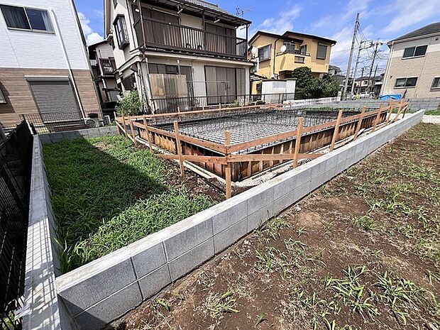 日々の営みが積み重なっていく場所の入り口。まっさらな状態から、理想の生活を形にする第一歩です