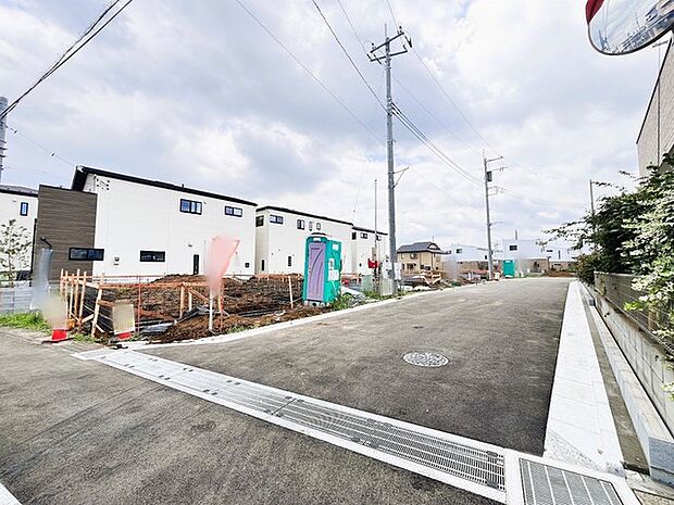 北側5.0m、・東側m(歩道付き)の角地になります