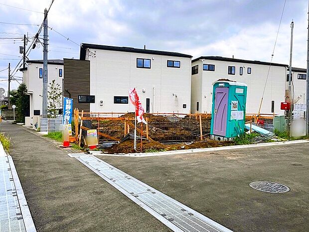商業施設が徒歩圏内に充実、日々のお買い物も安心な環境です。 
