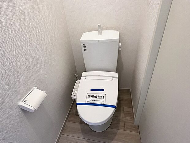 1.2階にそれぞれトレイがございます。朝の混雑時に分散して利用できるほか、ゲスト用としても使い分けることもできます。