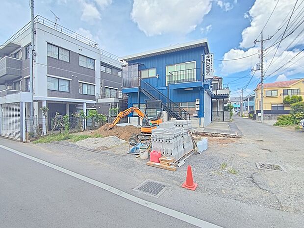 南東角地。開放感のある立地です。
