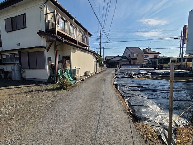 五感で感じる、現地でしかわからない事も沢山ございます。周辺環境なども一緒にご案内いたしますのでお気軽にお問合せください。  