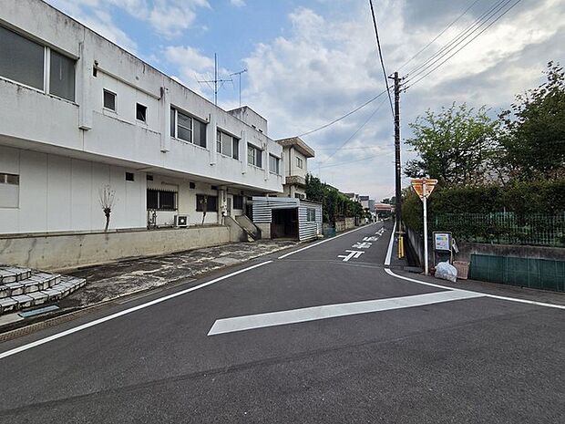 周辺の家並み(5m)