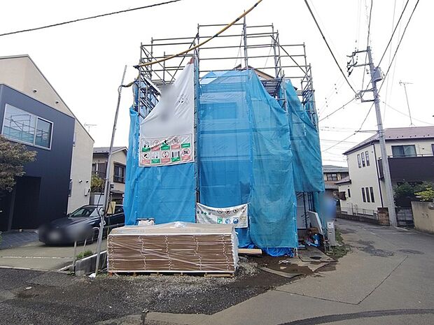 戸建てが立ち並ぶ静かな住宅街。四季折々の移り変わりを感じながら自然と楽しみ、暮らす、そんな毎日を日々の中で感じられる住環境