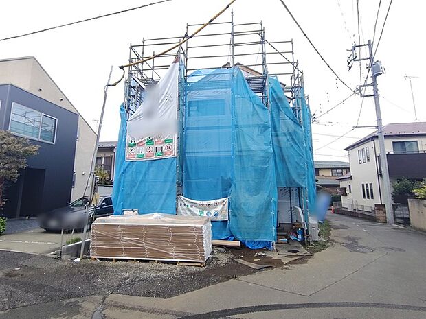戸建てが立ち並ぶ静かな住宅街。四季折々の移り変わりを感じながら自然と楽しみ、暮らす、そんな毎日を日々の中で感じられる住環境
