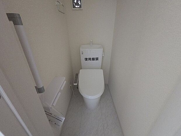 1.2階にそれぞれトレイがございます。朝の混雑時に分散して利用できるほか、ゲスト用としても使い分けることもできます。