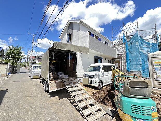 五感で感じる、現地でしかわからない事も沢山ございます。周辺環境なども一緒にご案内いたしますのでお気軽にお問合せください。
