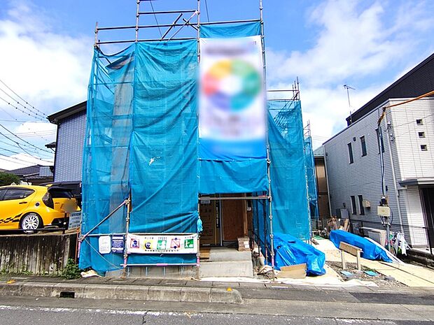 カースペースは1台駐車できます。車庫の出し入れのしやすさなど、実際に現地にてご確認ください。