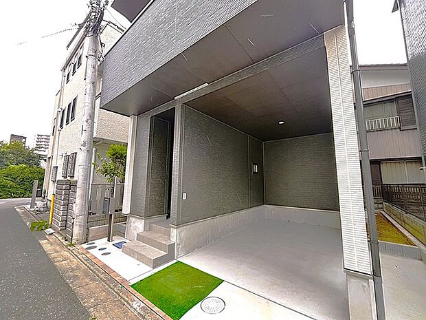雨の時濡れにくい車に優しいビルドインガレージ