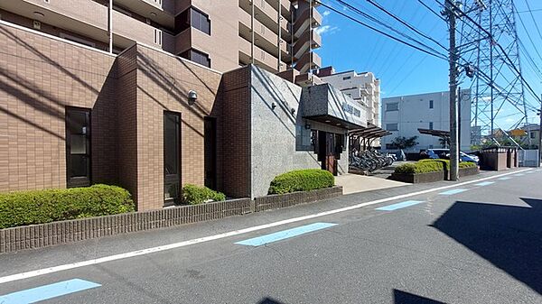 駅徒歩11分