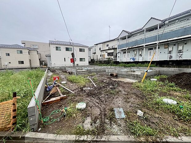 カースペースは1台駐車できます。車庫の出し入れのしやすさなど、実際に現地にてご確認ください。