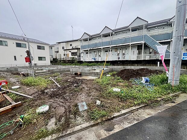 カースペースは1台駐車できます。車庫の出し入れのしやすさなど、実際に現地にてご確認ください。