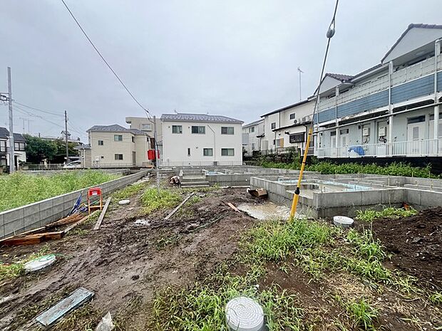 カースペースは1台駐車できます。車庫の出し入れのしやすさなど、実際に現地にてご確認ください。