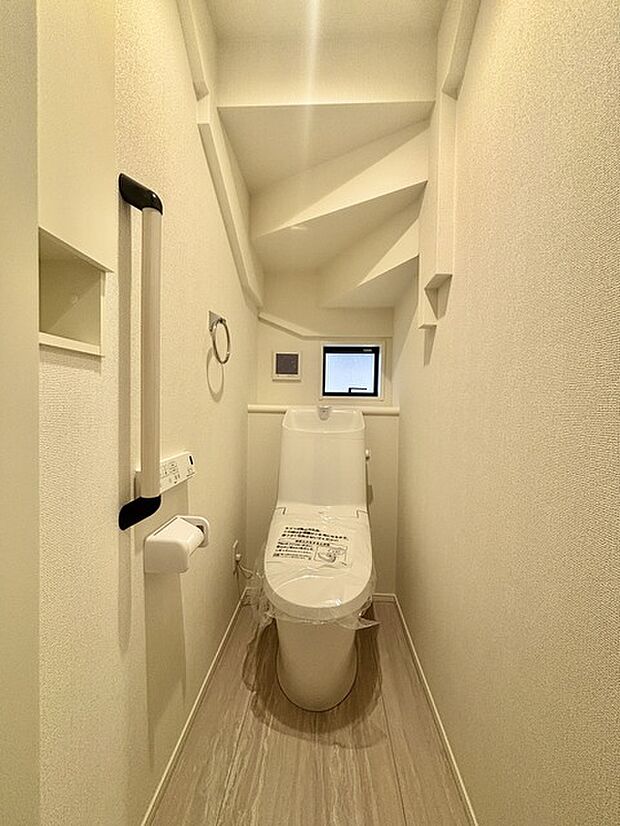 1.2階にそれぞれトレイがございます。朝の混雑時に分散して利用できるほか、ゲスト用としても使い分けることもできます。 
