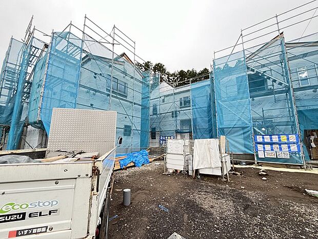 これから形作られる空間に思いを馳せながら、新しい季節を迎える準備が整います