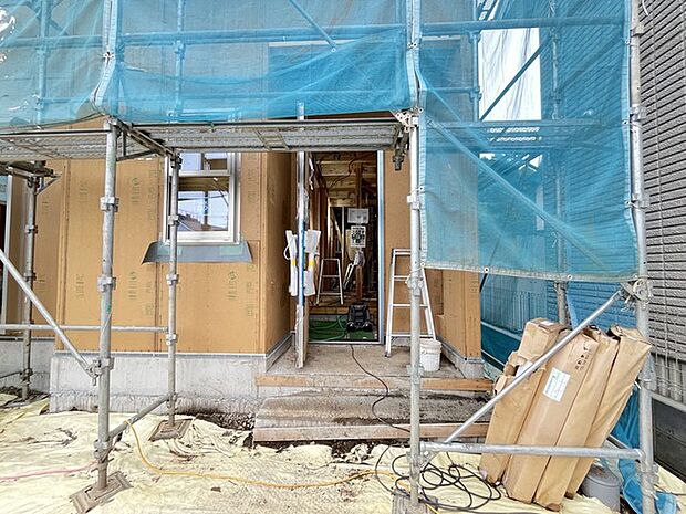 玄関はおうちの顔とも呼ばれる重要な場所!明るくスッキリと見える空間で住まう人を見送り、出迎えてくれます。