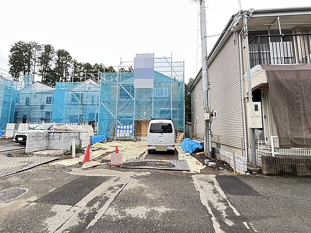戸建てが立ち並ぶ静かな住宅街。四季折々の移り変わりを感じながら自然と楽しみ、暮らす、そんな毎日を日々の中で感じられる住環境