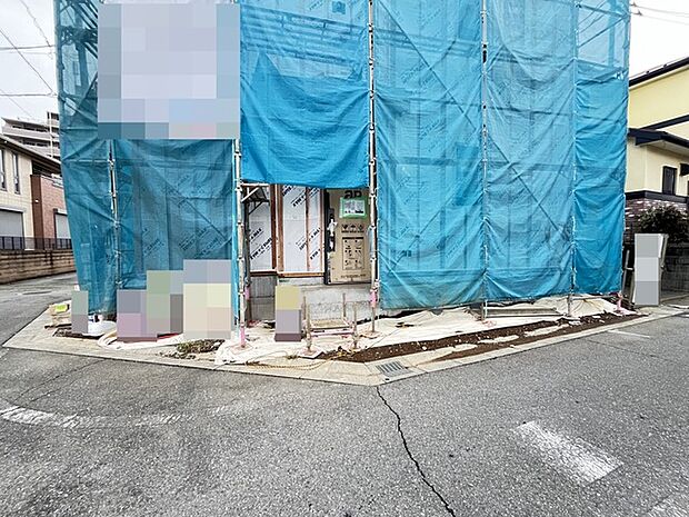 玄関はおうちの顔とも呼ばれる重要な場所!明るくスッキリと見える空間で住まう人を見送り、出迎えてくれます。