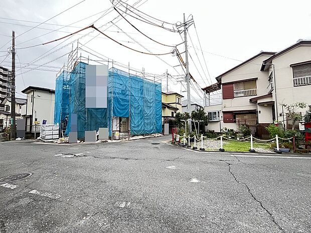 日々の生活がスムーズに送れる、落ち着きと安心感のある周辺環境に包まれた現地です