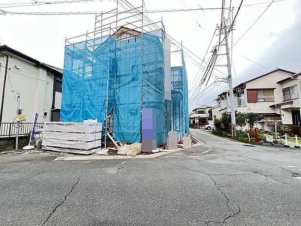 窓から眺める風景は一日の疲れを癒すヒーリングを奏でる、心地の良い時間を演出してくれます。室内も重要ですが、周りの環境もマイホーム選びの大事なポイント