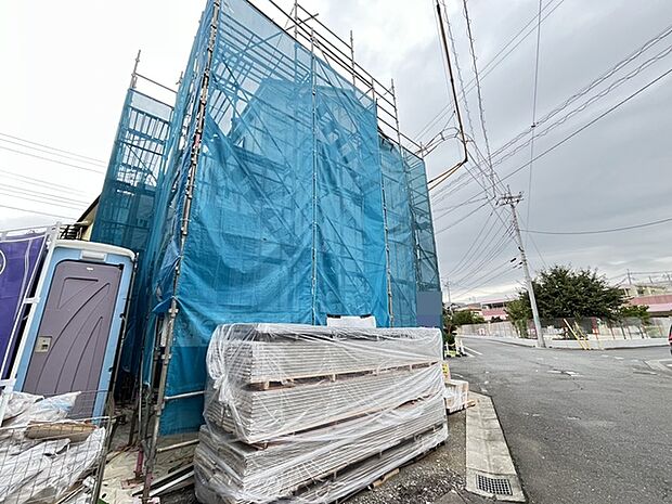 完成までのプロセスを静かに見守る落ち着いた佇まいです