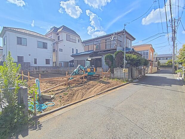 前面道路は周辺住民以外の交通が無く、安全で閑静な住環境が保たれやすい立地です。