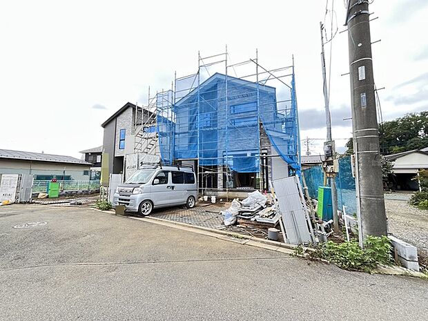 周辺環境と調和しながら、新しい住まいが形づくられていきます 