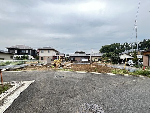 穏やかな空気が流れる住宅街の一角。これからの暮らしを自由に描くことができる広々とした敷地です