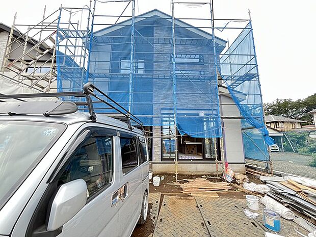 これから紡がれる確かな日常を予感させる穏やかな建設風景です 