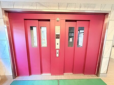 エレベーターは2基あります。