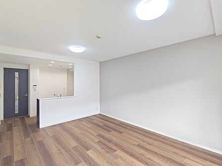 【LDK/約14.4帖】家族が一番集まる場所だから広々としつつも素敵な空間であって欲しい。皆がくつろぐリビングからキッチンまでが一つに繋がる空間。
