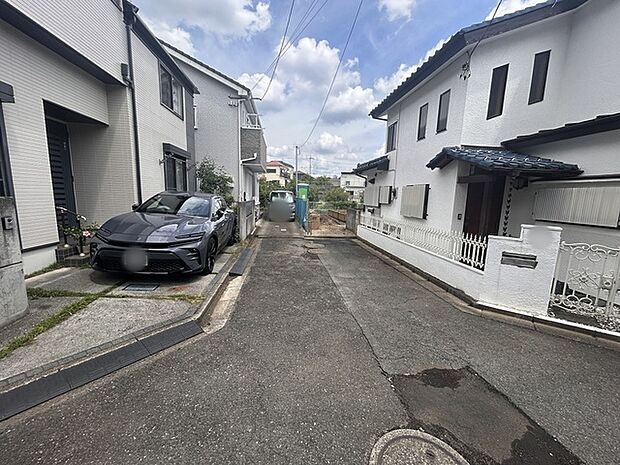 現地の駐車のしやすさ等はご確認下さい。