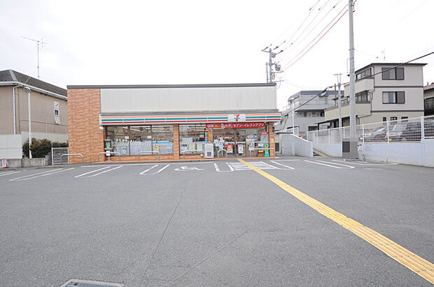 セブンイレブン所沢北秋津店(390m)