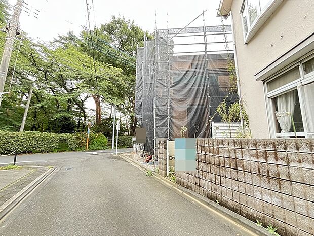 五感で感じる、現地でしかわからない事も沢山ございます。周辺環境なども一緒にご案内いたしますのでお気軽にお問合せください。