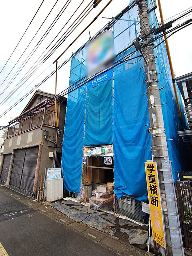 前面道路は広く、駐車がしやすいです。