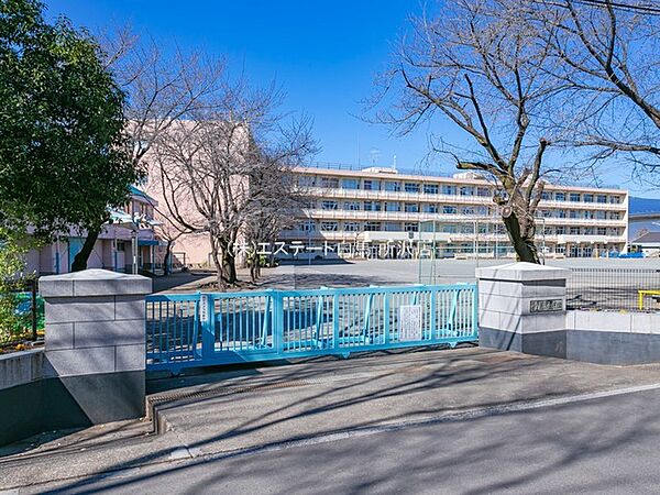 美原小学校（680m）