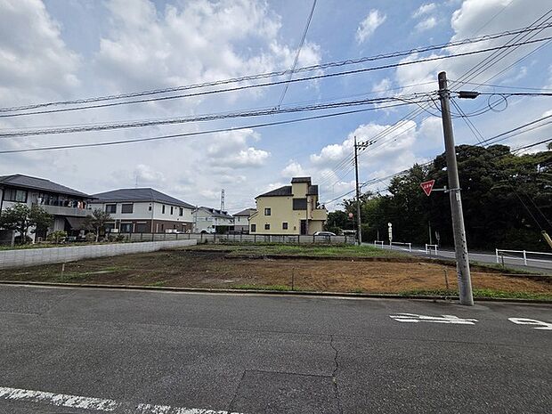 五感で感じる、現地でしかわからない事も沢山ございます。周辺環境なども一緒にご案内いたしますのでお気軽にお問合せください。