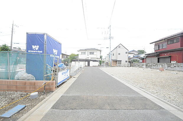 周辺の町並み 住宅街の建ち並ぶ住宅街です。（5m）