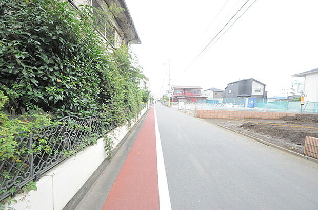 周辺の町並み 住宅街が建ち並ぶ住宅街（5m）
