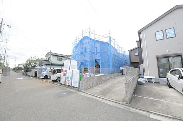 戸建てが立ち並ぶ静かな住宅街。四季折々の移り変わりを感じながら自然と楽しみ、暮らす、そんな毎日を日々の中で感じられる住環境