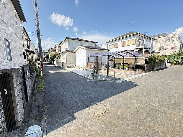 車通りの少ない閑静な住環境です。