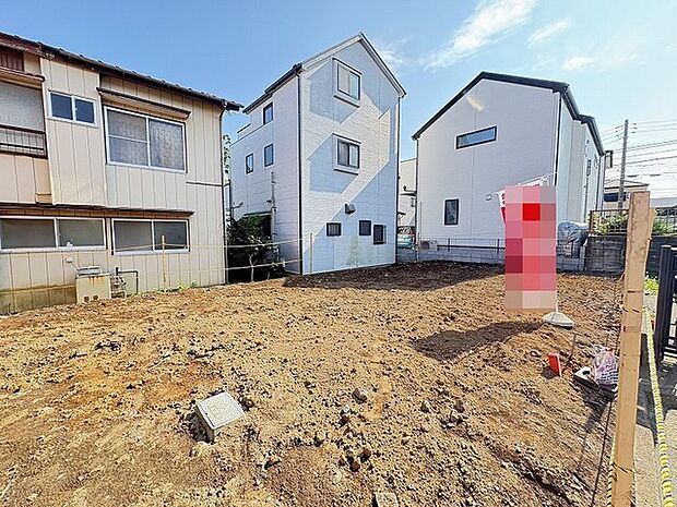 ふじみ野駅、上福岡駅それぞれ利用できる新築戸建てです。