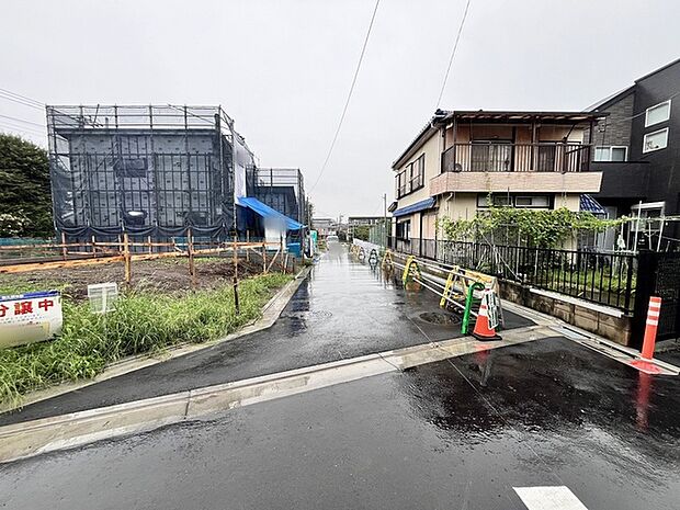 現地含む周辺の街並み 商業施設が徒歩圏内に充実、日々のお買い物も安心な環境です。 （20m）