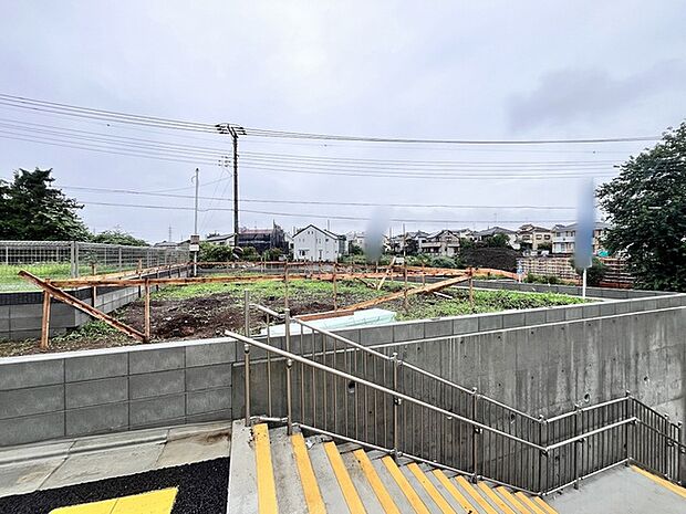 開放感のあるロケーションに広がるゆとりある敷地です